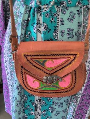Tan Camel Leather Crossbody Bag, Pink Embroidery from Jaipur, India🤎